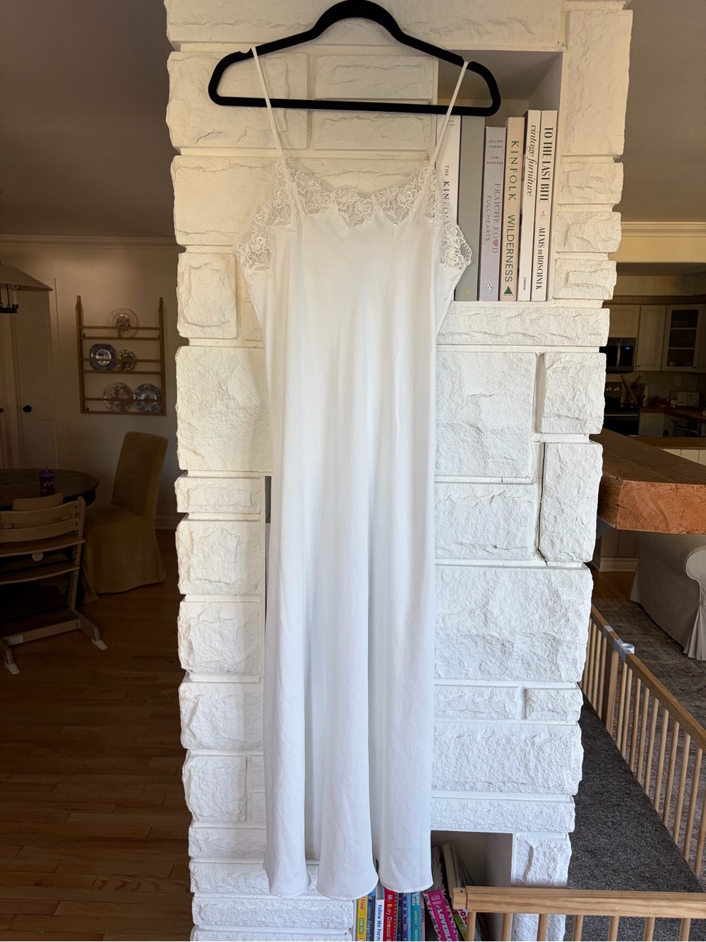 Eileen West Santorini Satin Gown White Size Medium - Picture 4 of 13